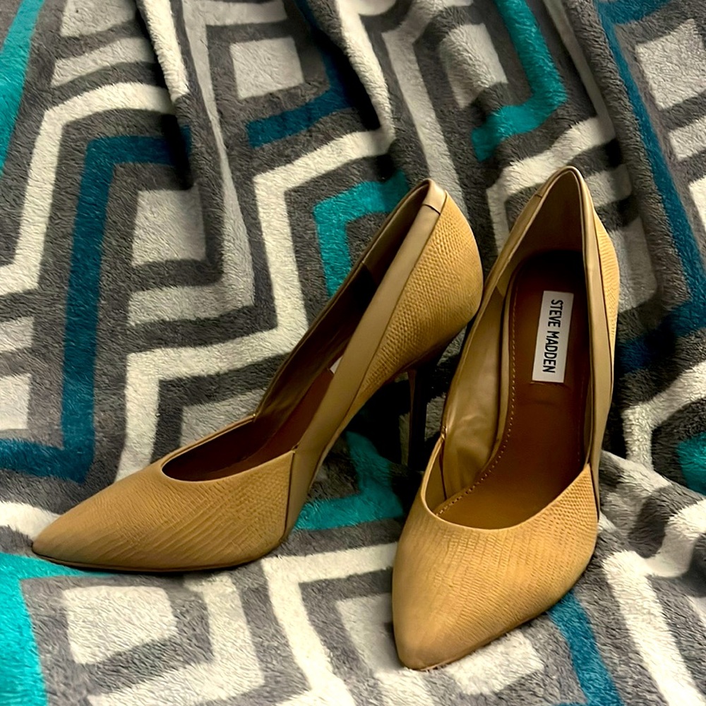 Tan or nude pointed heels